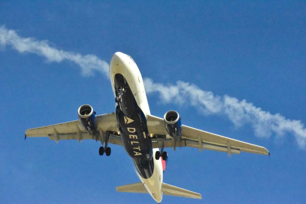 looking up at Delta plane in the sky